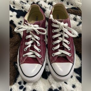 Maroon converse woman